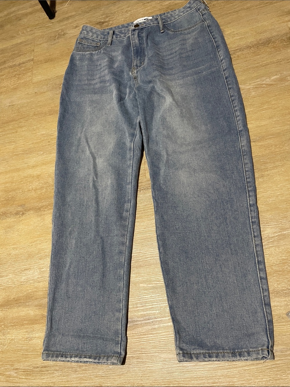 Fashion Nova Relaxed Straight-Leg Jeans in Faded Blue
